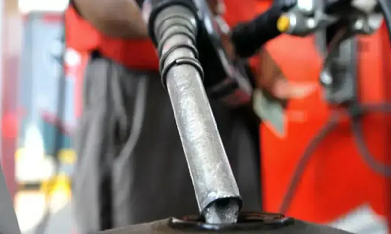 Govt cuts petrol by Rs6, diesel by Rs6.80 per litre