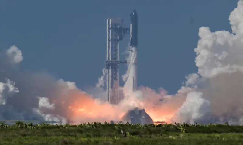 SpaceX's Starship flight hits most targets in pre-IPO test