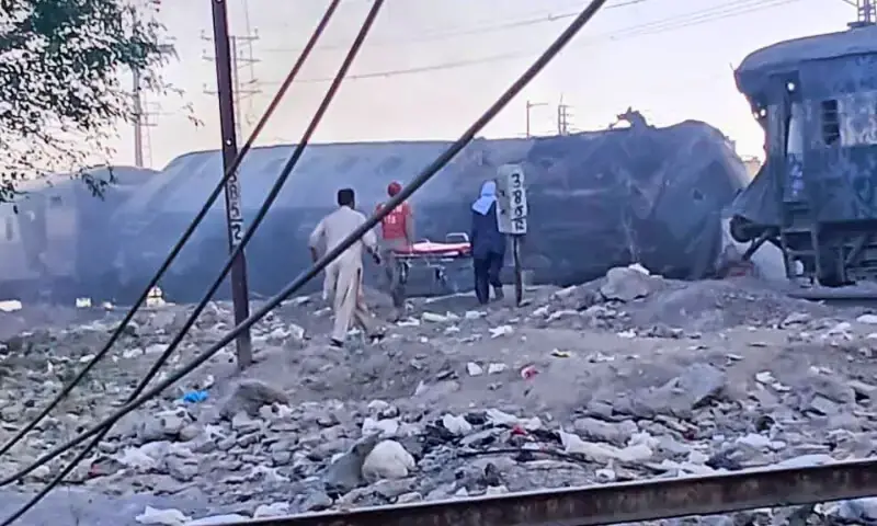 Explosion hits train near railway crossing in Quetta