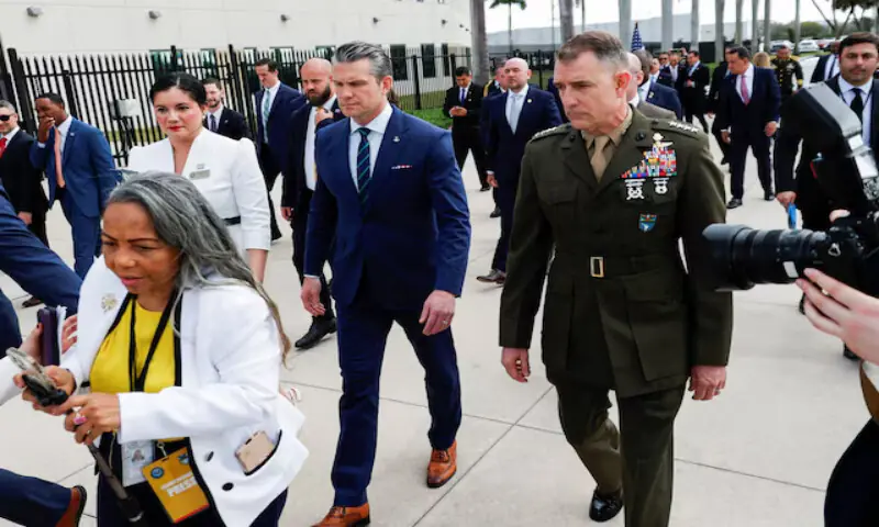 US general meets Cuban military officials at edge of Guantanamo Bay