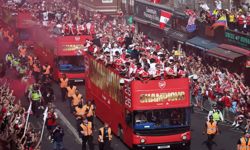 Arsenal paint London red with victory parade after Premier League title win