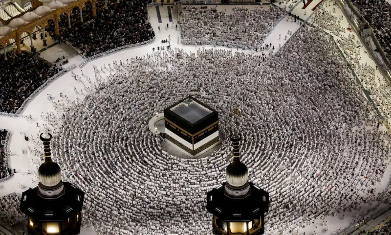 Saudi Arabia begins issuing Umrah visas for 1448 AH season