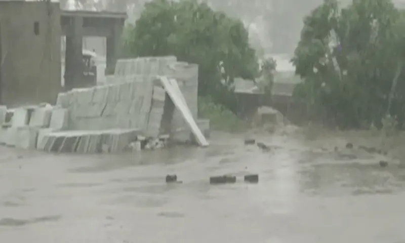 Storms in Khyber Pakhtunkhwa kill 2, injure 31 as PDMA issues alert