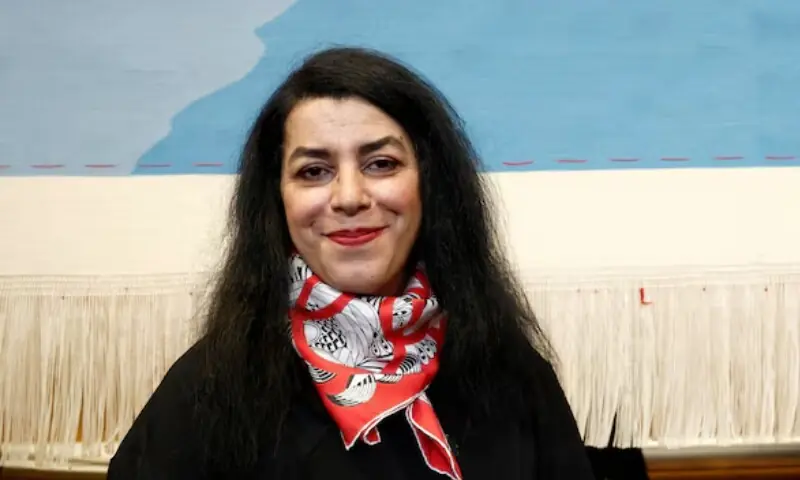 معروف ایرانی نژاد فرانسیسی مصنفہ مرجان ستراپی انتقال کر گئیں