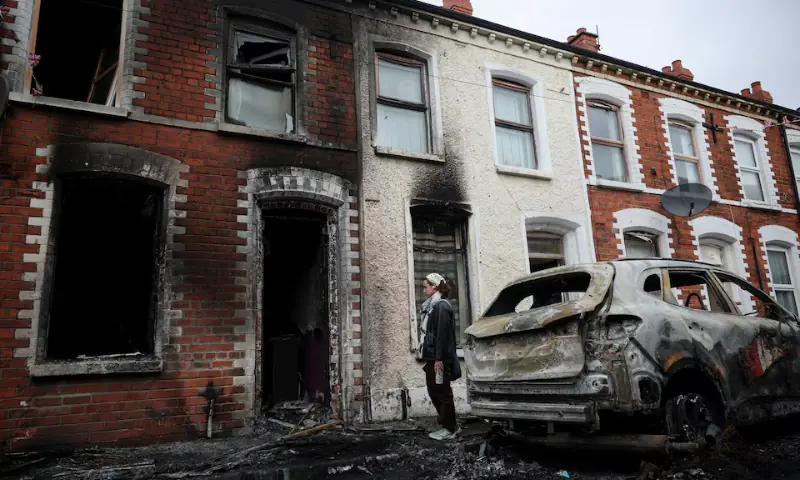 Anti-immigrant violence erupts across Belfast after knife attack