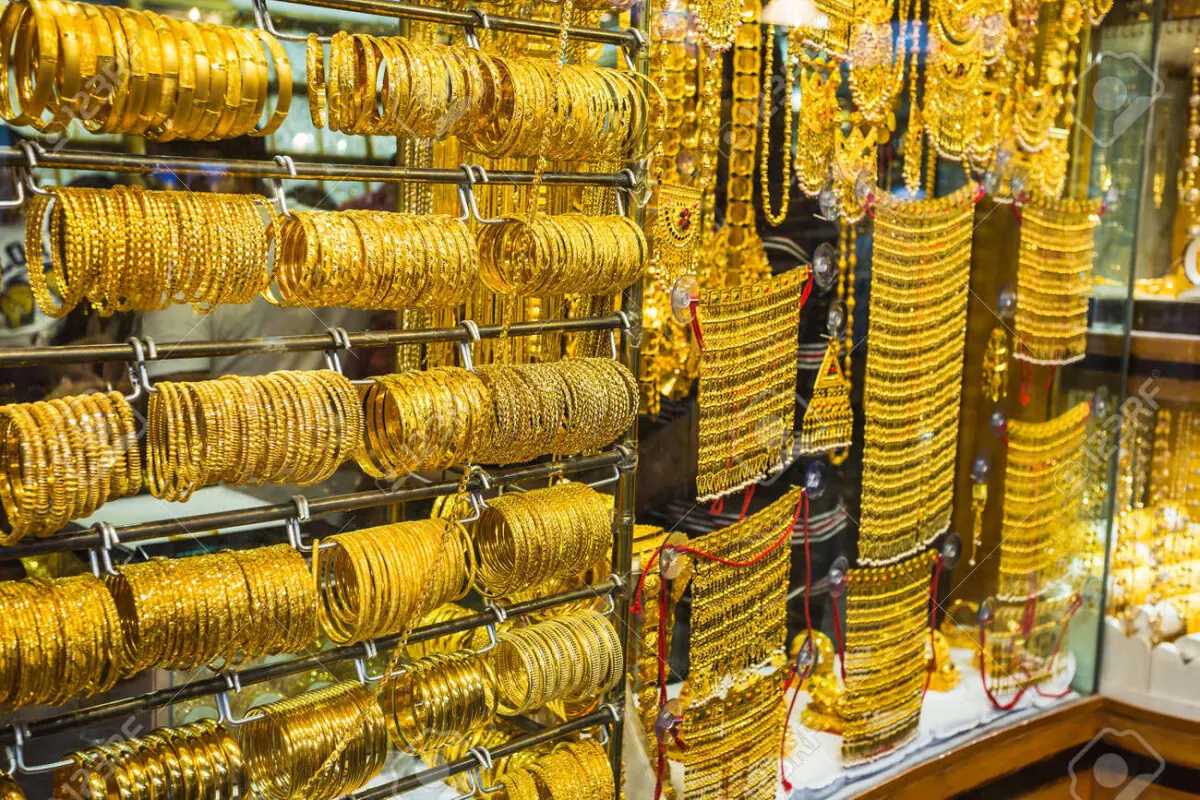 Gold prices rise in Pakistan as global prices climb