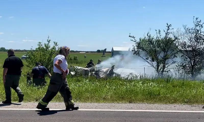 12 killed in Missouri plane crash, skydiving company says