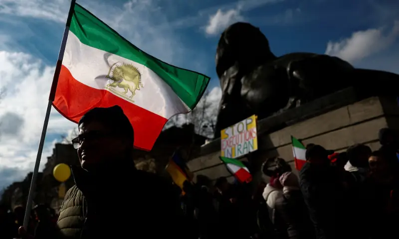 Police order last-minute ban of Iranian opposition rally in Paris