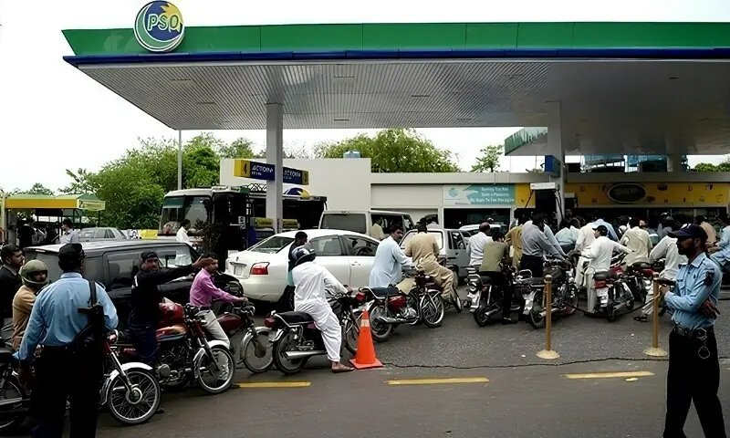 حکومت کا پیٹرول 74، ڈیزل 67 روپے فی لیٹر سستا کرنے کا اعلان