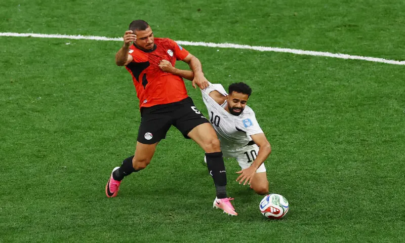 New Zealand&rsquo;s Sarpreet Singh in action with Egypt&rsquo;s Ramy Rabia. &ndash; Reuters