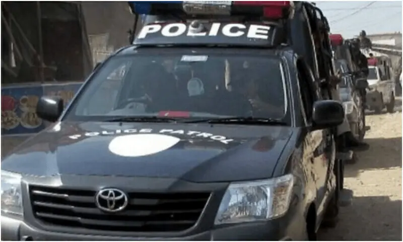 Gunmen abduct headmaster from Bannu school, SHO and six officers snatched in S. Waziristan