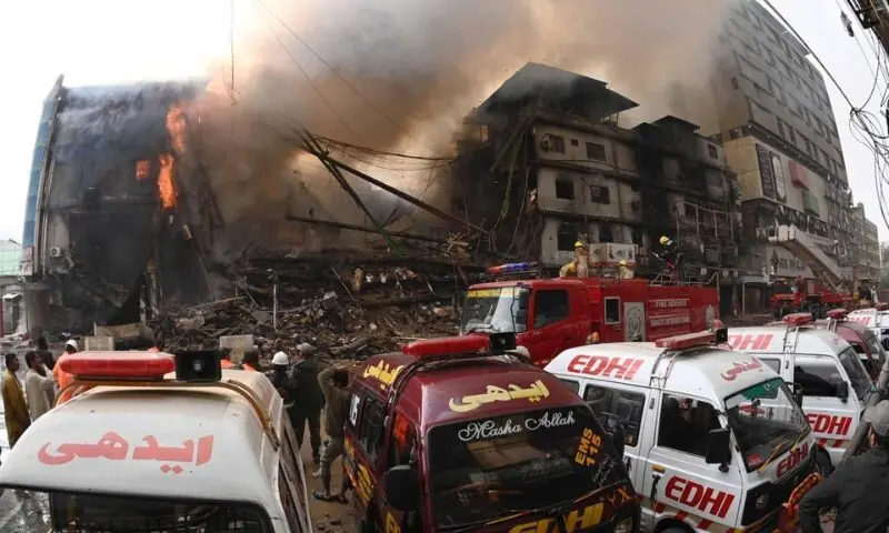 سانحہ گل پلازہ رپورٹ: 11 سالہ بچے کی غلطی اور مارکیٹ یونین کی غفلت نے 72 جانیں لیں