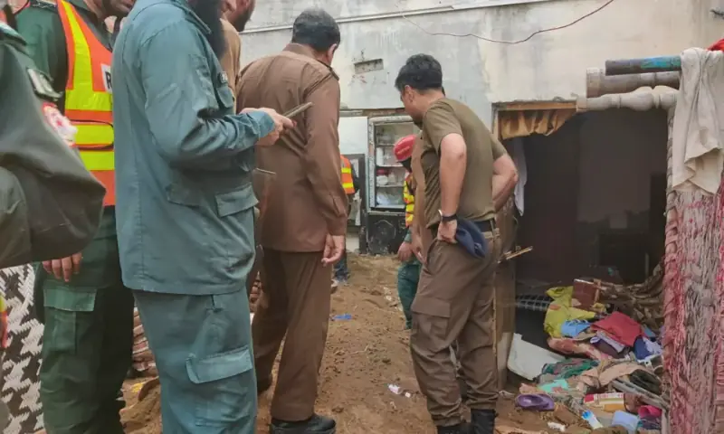 کاہنہ ٹیوشن حادثہ: 'بیوی گھر چلانے کے لیے ٹیوشن پڑھاتی تھی، غربت کی وجہ سے نئی چھت نہیں ڈلوا سکا': مکان مالک