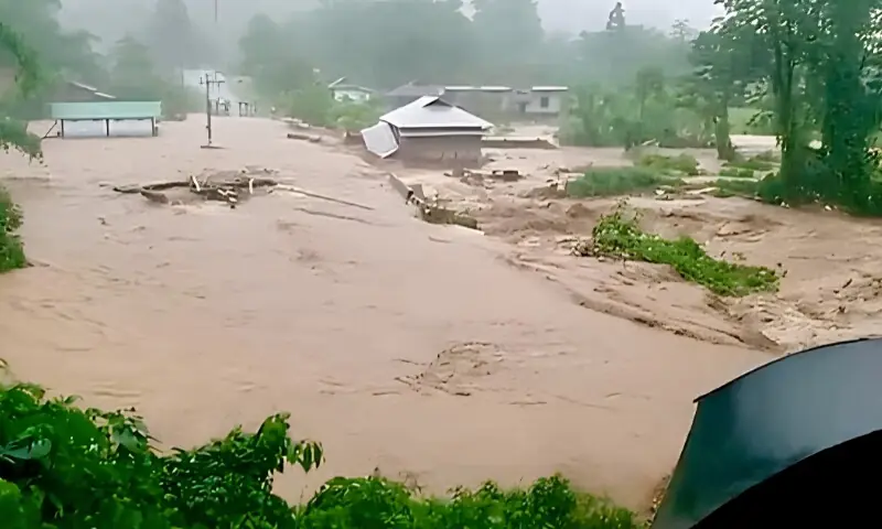 دنیا بھر میں اچانک بارشیں، کئی بستیاں تباہ، درجنوں افراد ہلاک اور متعدد لاپتا