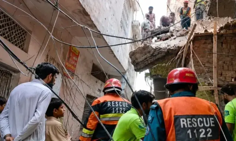 School roof collapse in Lahore kills child, six teachers arrested