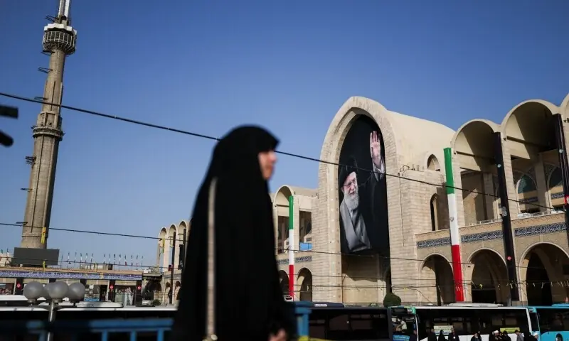 آیت اللہ خامنہ ای کی سات روزہ آخری رسومات کا آغاز، جسدِ خاکی امام خمینی حسینیہ منتقل