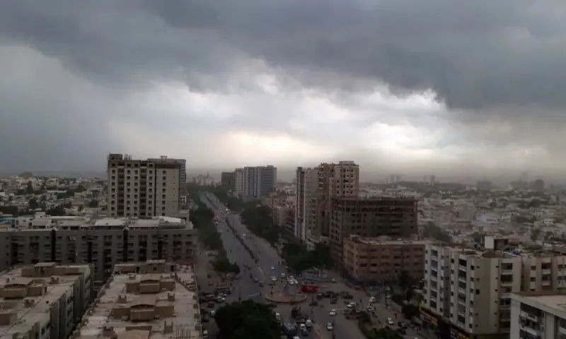 کراچی میں بادلوں کا راج، شام میں ہلکی بوندا باندی کا امکان