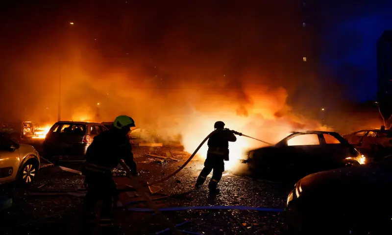 Russian attack on Kyiv kills 11, hits apartment buildings