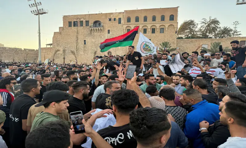 Pakistan quietly mediating between Libya's rival factions