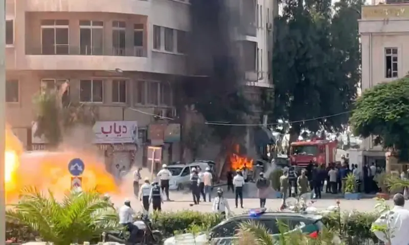 Explosions rock Damascus during Macron's landmark Syria trip