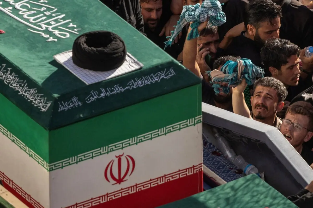 آیت اللہ خامنہ ای کی تدفین آیت اللہ خامنہ ای کی تدفین