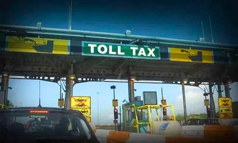 حکومت نے ملک بھر میں موٹرویز اور ہائی ویز کے ٹول ٹیکس میں اضافہ کر دیا