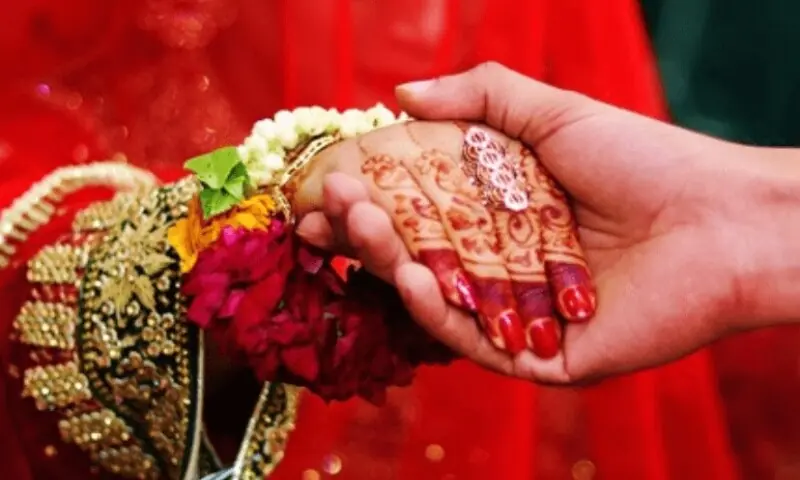 11 سالہ بچی فروخت کے بعد 80 سالہ بوڑھے سے بیاہ دی گئی