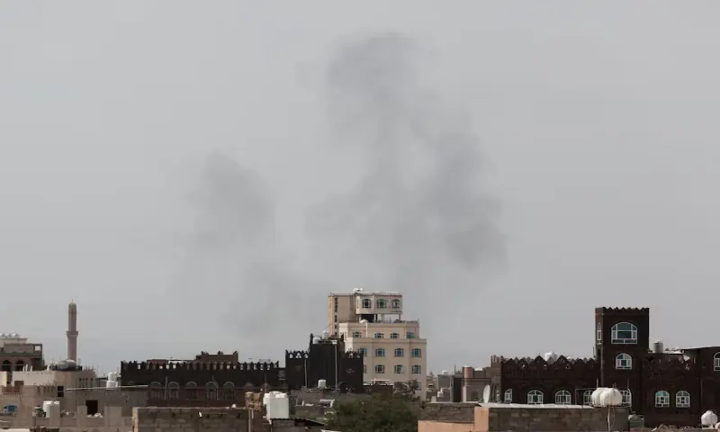 Houthis fire missiles at Saudi Arabia, shattering four-year truce