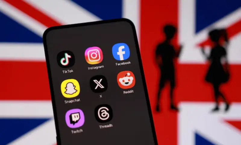 UK plans default midnight social media curfew for teens aged 16-17