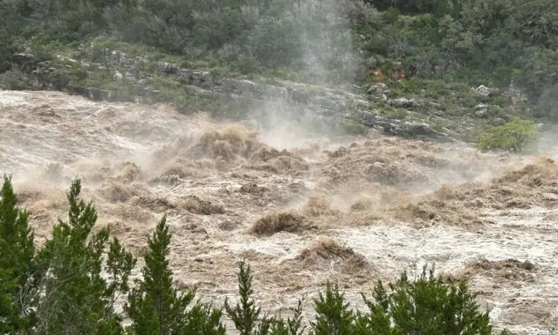 خیبر پختونخوا میں بارش اور سیلابی ریلوں نے تباہی مچادی، بچوں سمیت 8 افراد جاں بحق