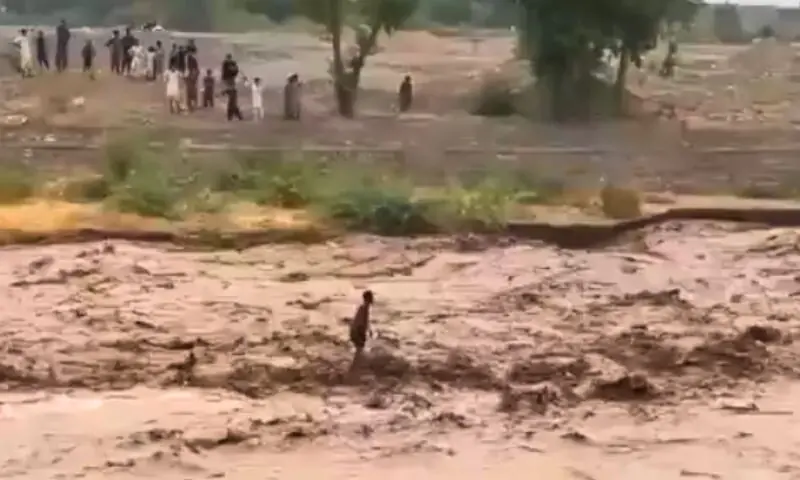 خیبرپختونخوا اور آزاد کشمیر میں سیلابی ریلوں سے تباہی اور ہلاکتوں کے بعد مزید بارشوں کی پیش گوئی