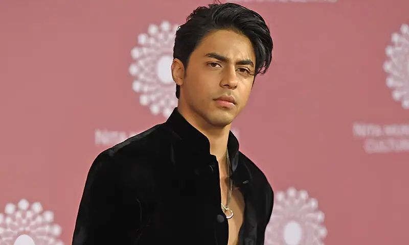 شاہ رخ کے بیٹے اتنا کم کیوں مسکراتے ہیں؟ وجہ سامنے آگئی
