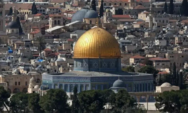 Eight Muslim nations condemn Israeli actions at Jerusalem holy site