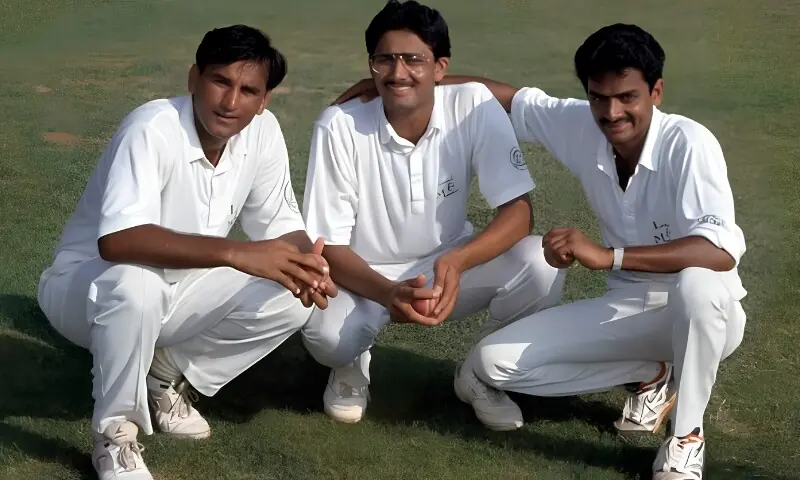 سابق بھارتی کرکٹر کے خلاف فراڈ کا مقدمہ درج