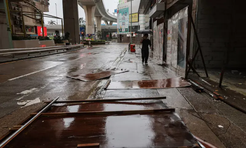 Typhoon Noul batters southern China, triggers mass evacuations