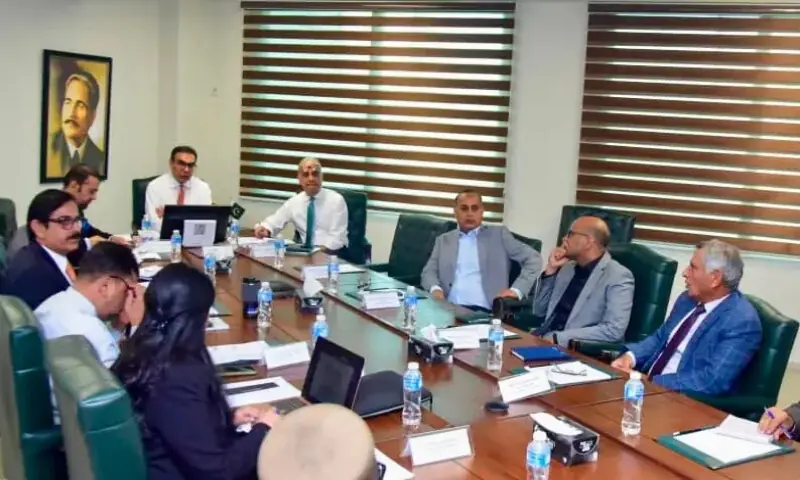 PC Board advances airport outsourcing, LESCO, MEPCO privatisation