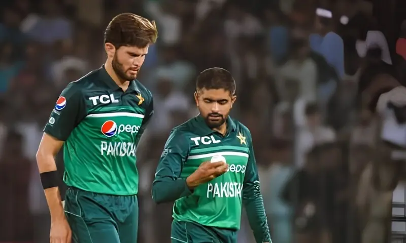 &rsquo;ابھی تک تو میں ہی کپتان ہوں&lsquo;، شاہین آفریدی کا بابر اعظم سے متعلق قیاس آرائیوں پر طنز