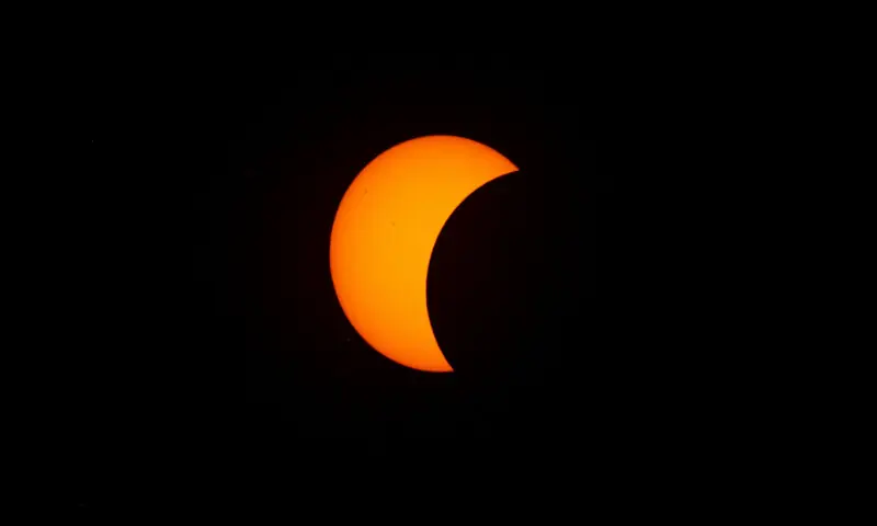Rare solar eclipse plunges Arctic, Iceland, Spain into darkness