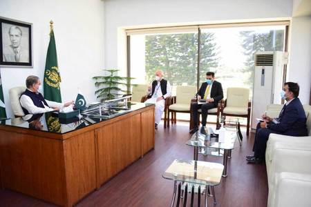 Poverty alleviation, achievement of SDGs govt's priorities: FM Qureshi