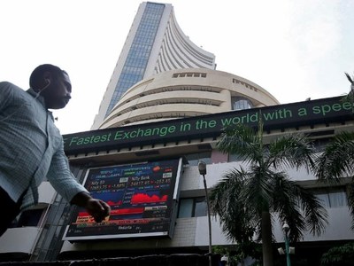 Indian shares sink on record surge in daily COVID-19 cases