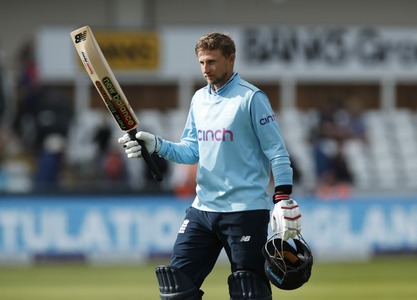 Three England players, four staff test positive for COVID-19