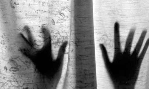 لاہور:نوکری کا جھانسہ دےکر خاتون کے ساتھ اجتماعی ریپ، مقدمہ درج