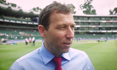 سابق انگلش کپتان مائیکل ایتھرٹن نے ایک بار پھر این واٹمور کو آڑے ہاتھوں لیا