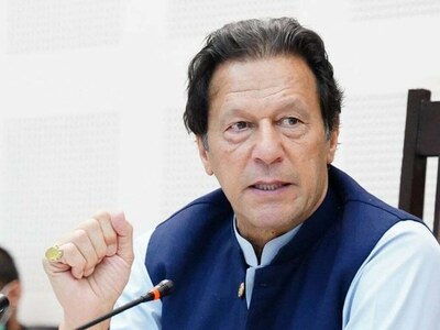 PM Imran criticised for using &lsquo;vigilante&rsquo; in tweet for Sialkot incident