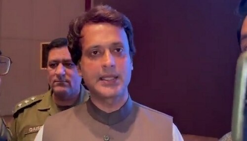 President approves &lsquo;Tamgha-e-Shujaat&rsquo; for 'hero' who tried to shield Sri Lankan from mob