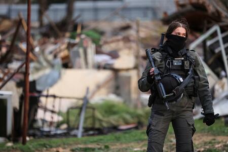 Israeli police evict Palestinian family in East Jerusalem neighbourhood