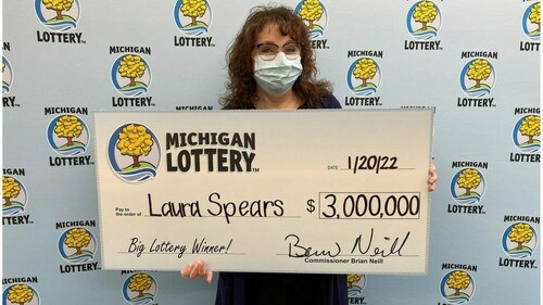 Winning mail: US woman finds $3m lottery ticket in junk folder