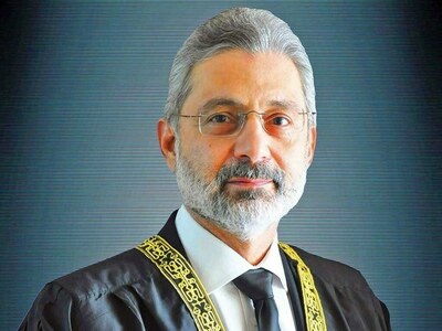Justice Isa imposes fine on Balochistan governor squad vehicle