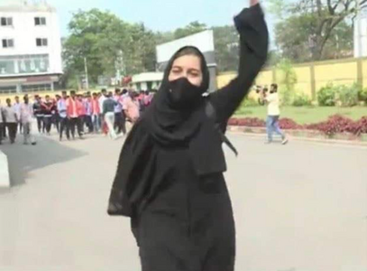 Meet Muskan: The Muslim student who &ldquo;bravely&rdquo; faced-off RSS goons in India&rsquo;s Karnataka