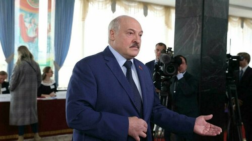 Belarus votes to give up non-nuclear status